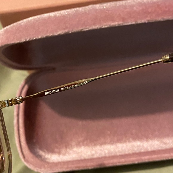 MIU MIU MU 55VS - Sunglasses - Picture 2 of 3